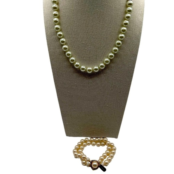 Elegant Faux Pearl Necklace & Bracelet Set With Rose Clasp - Picture 1 of 7